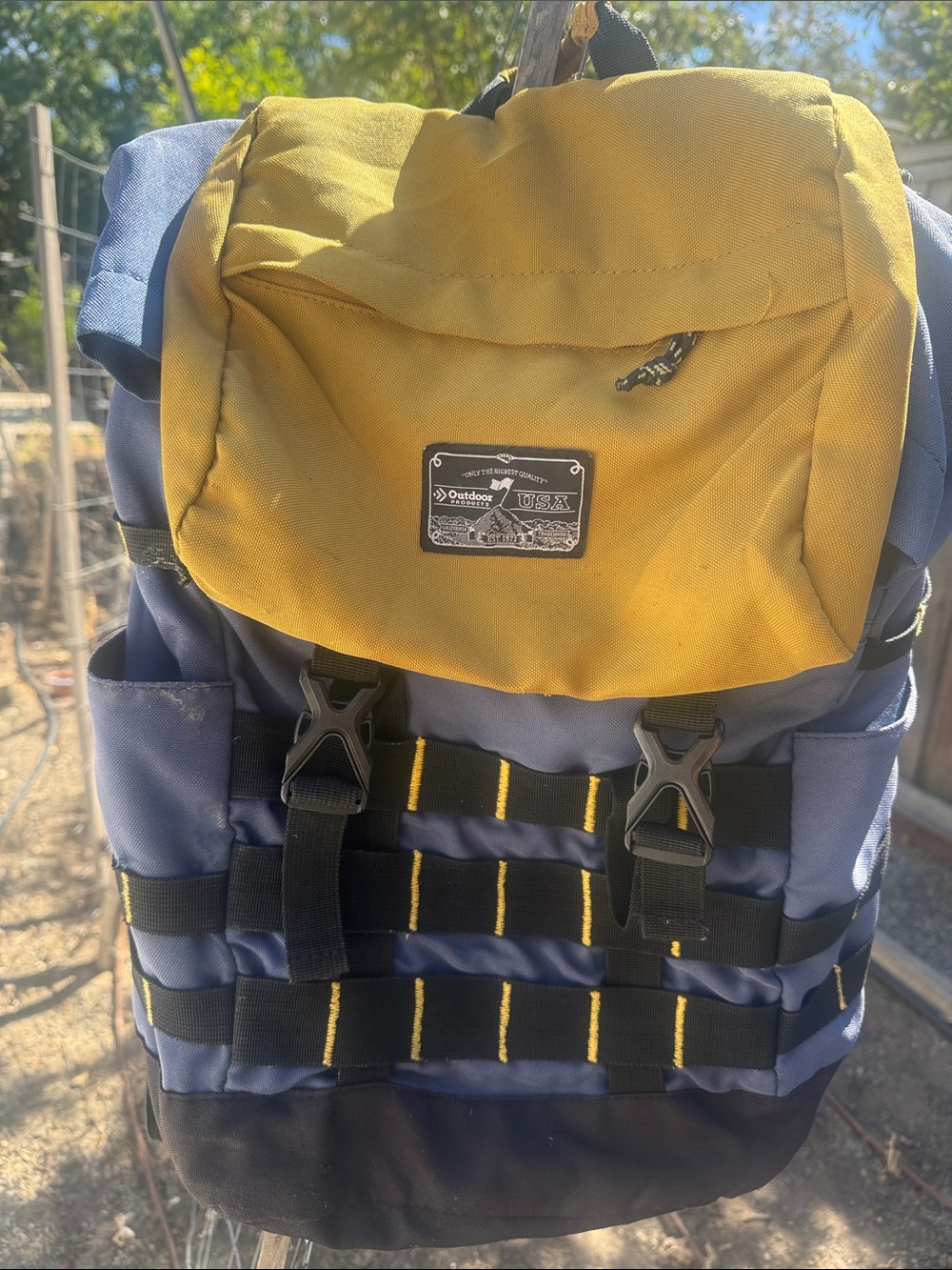 Outdoor USA Two-Tone Men's Backpack in Yellow and Blue
